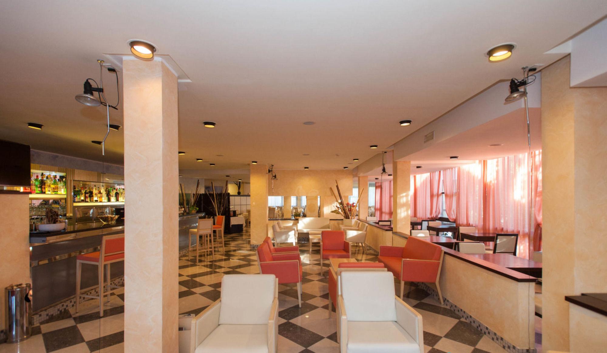 Hotel Augustus Riccione Zewnętrze zdjęcie